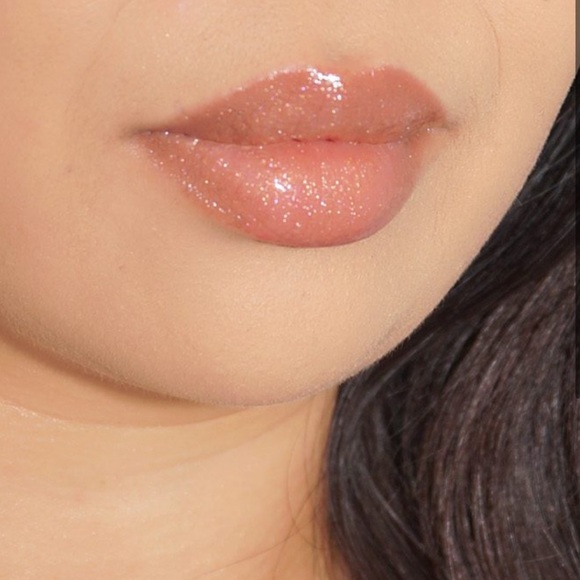 MAC Cosmetics Lipglass Gloss in Beaux - Picture 9 of 9